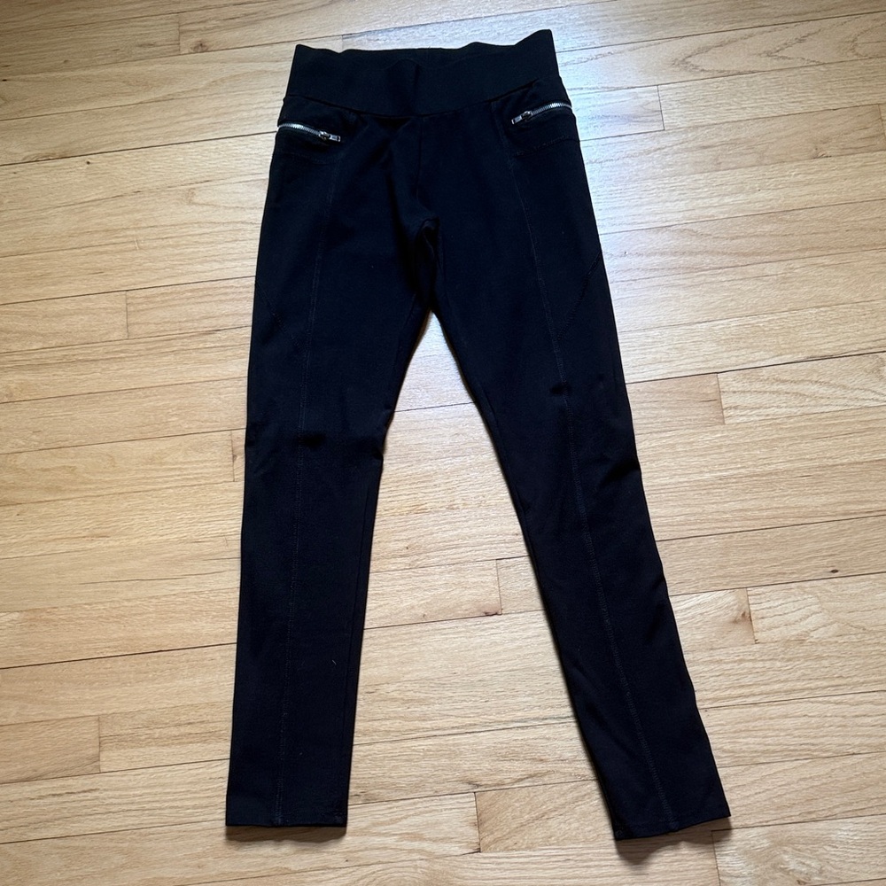 Love Tree Black mid rise Leggings with Zipper Pockets